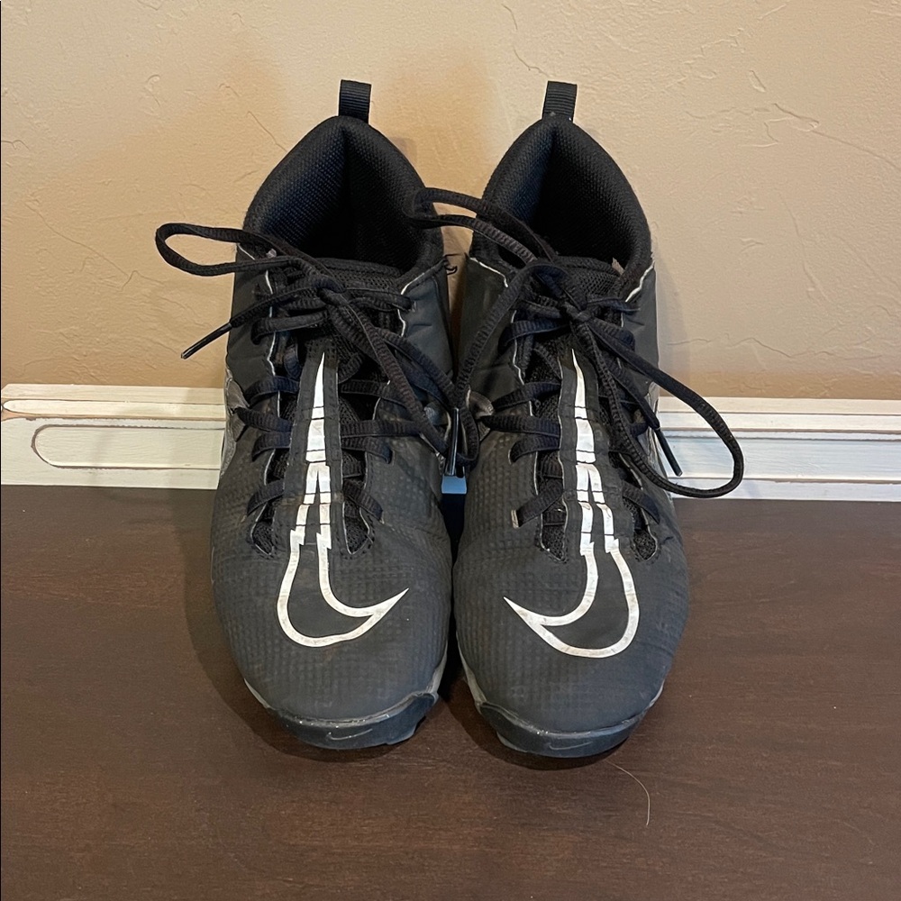Nike Youth Black and White Cleats